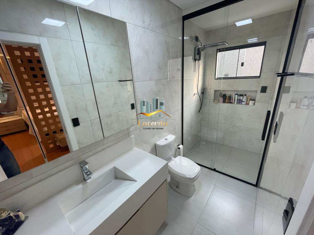 Casa à venda, com 3 quartos, 152m2m² - Nilson Lacerda Filho Corretor de Imóveis