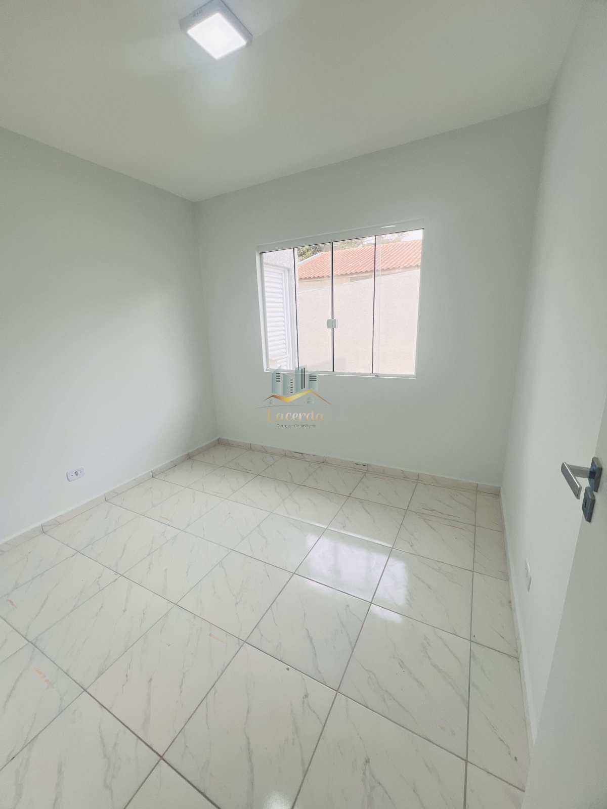 Casa à venda em Piraquara, Vila Fuck, com 3 quartos, 70m2m² - Nilson Lacerda Filho Corretor de Imóveis