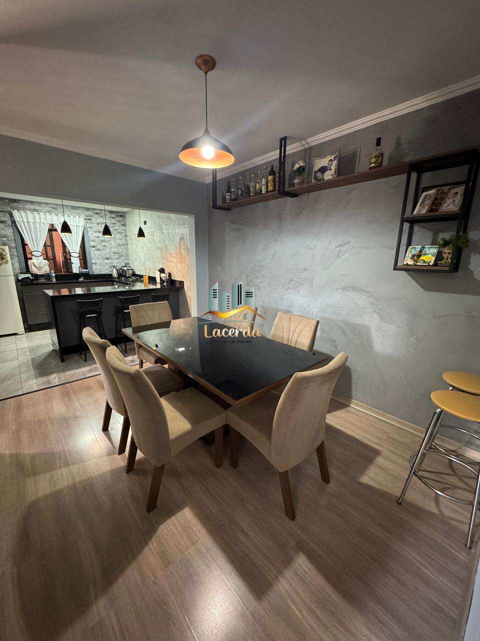 Casa à Venda em Pinhais - Nilson Lacerda Filho Corretor de Imóveis