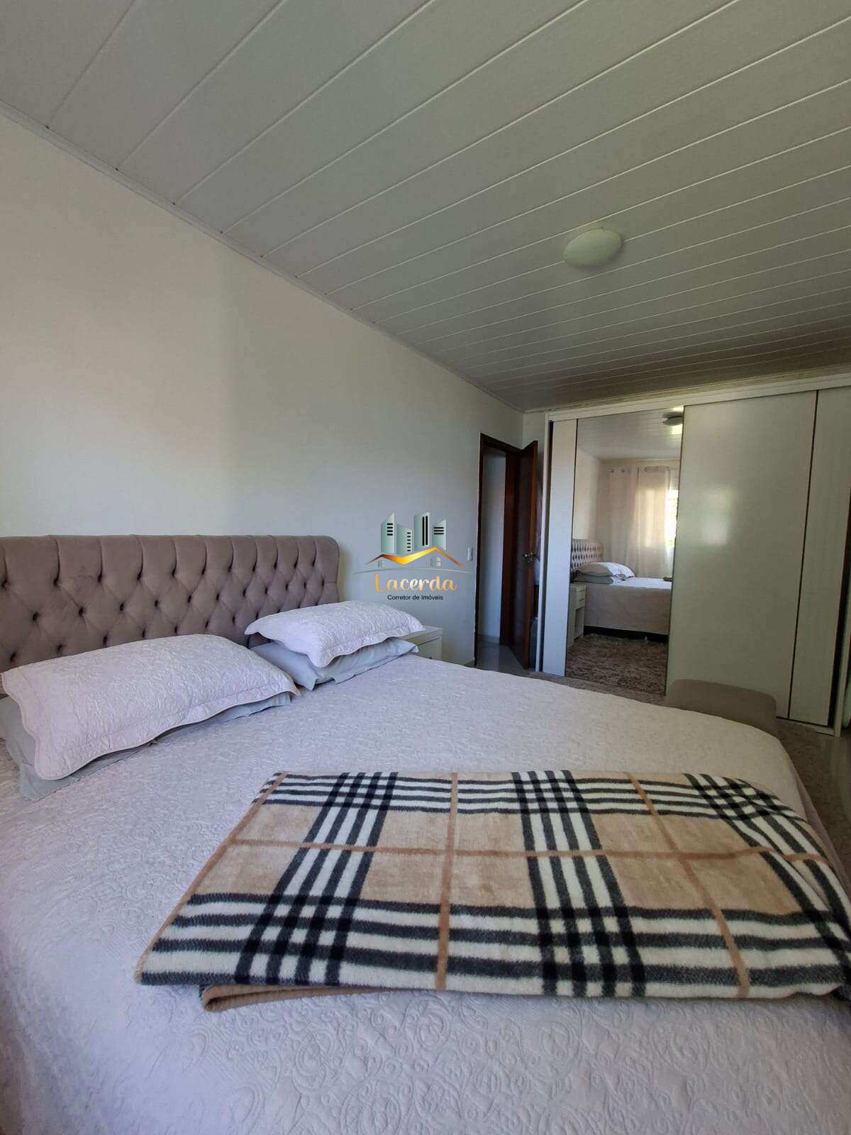 Casa à Venda No Centro de Piraquara - Nilson Lacerda Filho Corretor de Imóveis