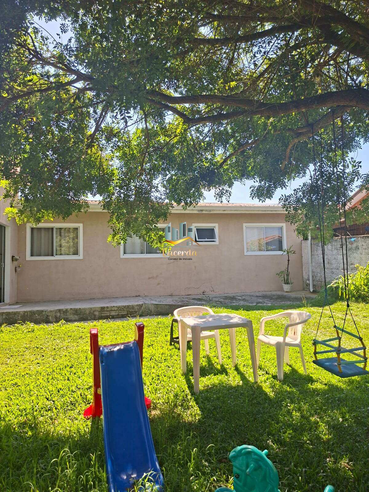 Casa à Venda No Centro de Piraquara - Nilson Lacerda Filho Corretor de Imóveis