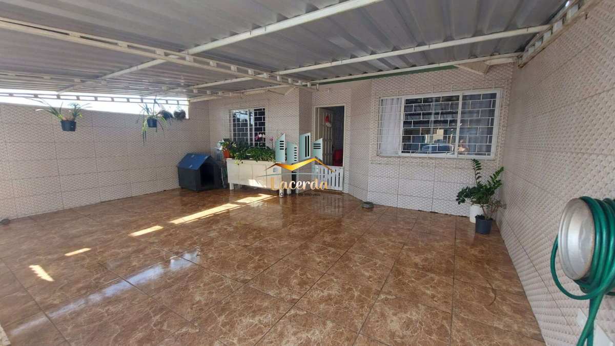 Casa a venda no centro de Piraquara - Nilson Lacerda Filho Corretor de Imóveis