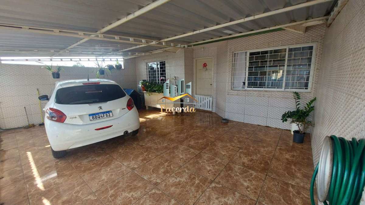 Casa a venda no centro de Piraquara - Nilson Lacerda Filho Corretor de Imóveis