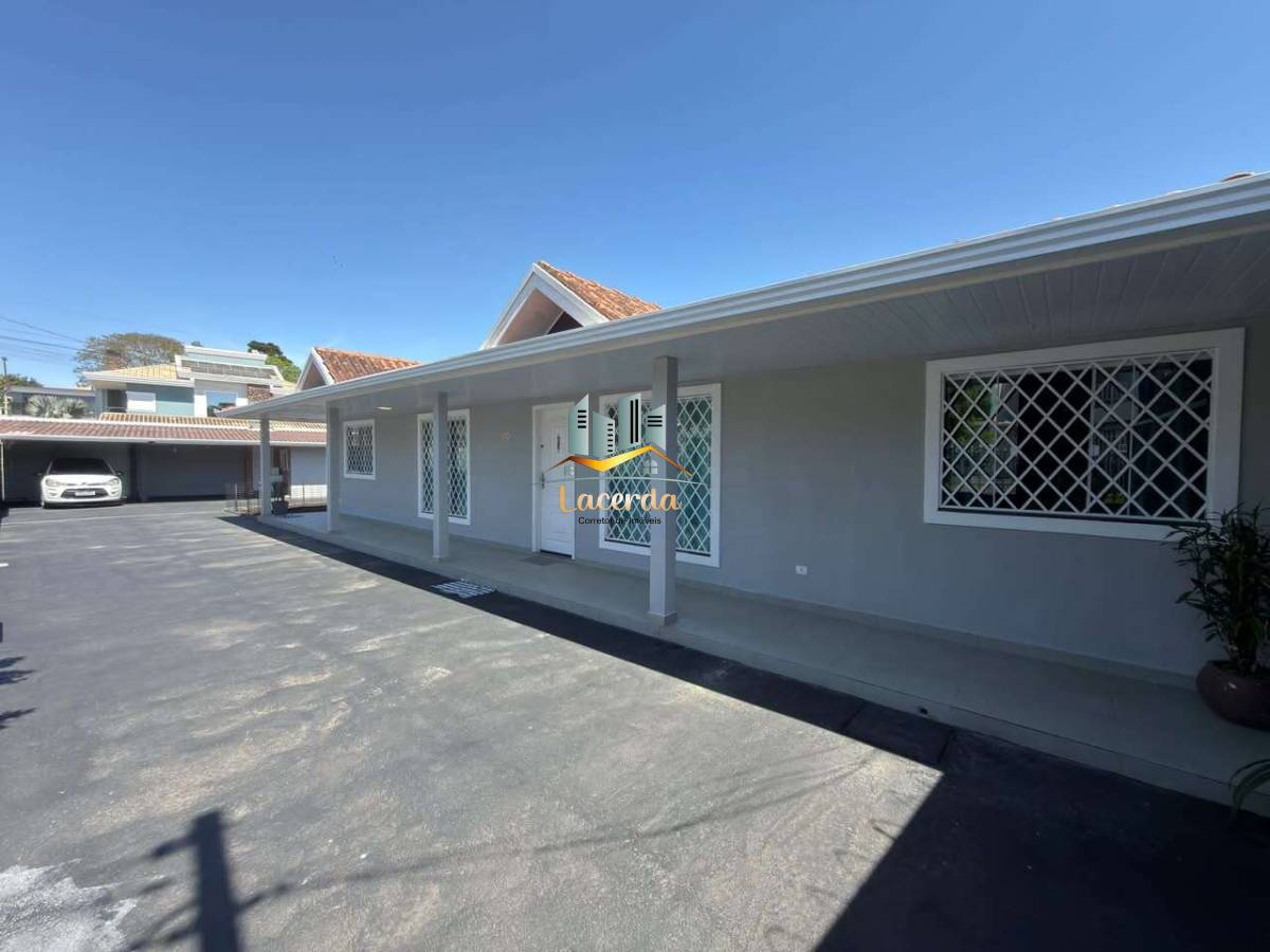 Casa de alto padão a venda no centro de Piraquara! - Nilson Lacerda Filho Corretor de Imóveis