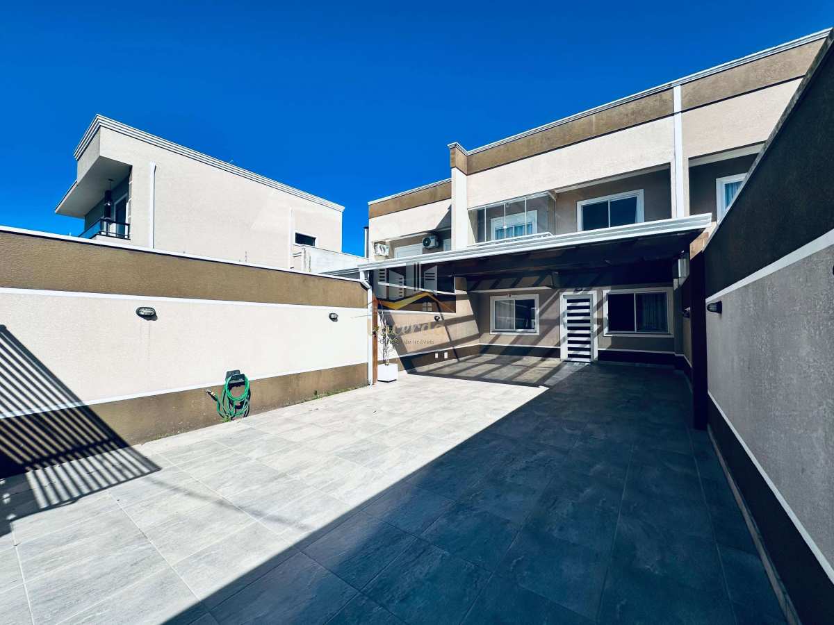 Lindíssimo sobrado à venda em São José dos Pinhais! - Nilson Lacerda Filho Corretor de Imóveis