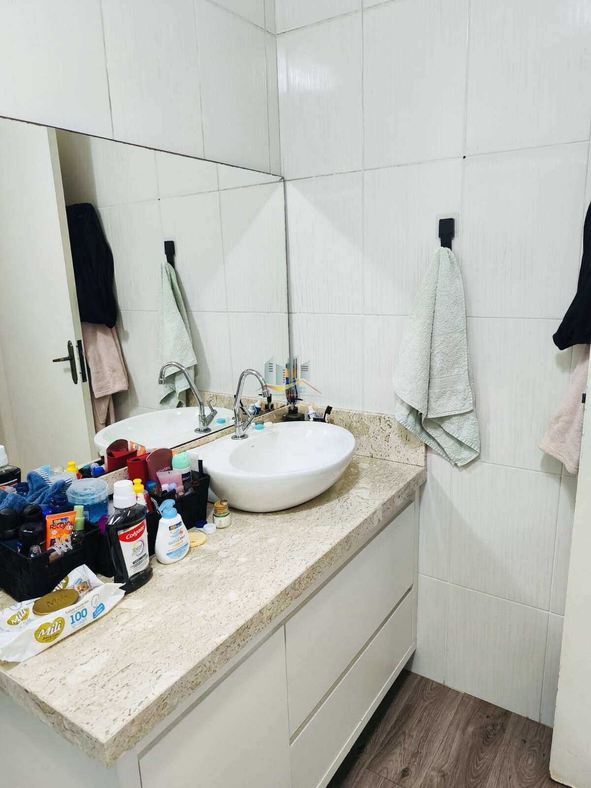 Sobrado à venda em Piraquara, Vila Juliana, com 3 quartos, 110m2m² - Nilson Lacerda Filho Corretor de Imóveis