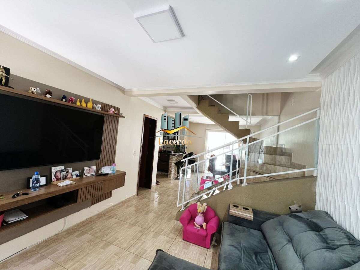 SOBRADO À VENDA EM SÃO JOSÉ DOS PINHAIS.  GUATUPÊ. - Nilson Lacerda Filho Corretor de Imóveis