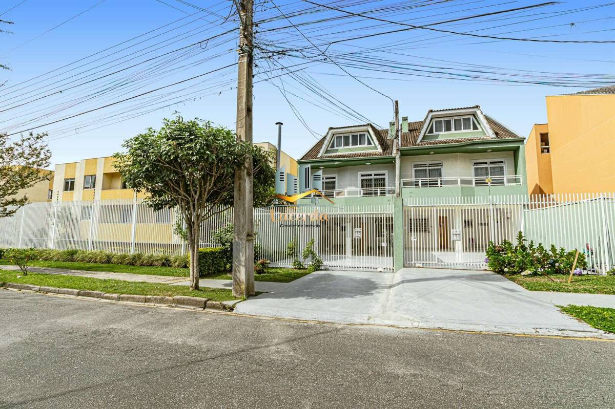 Sobrado triplex no Guaíra - Curitiba!