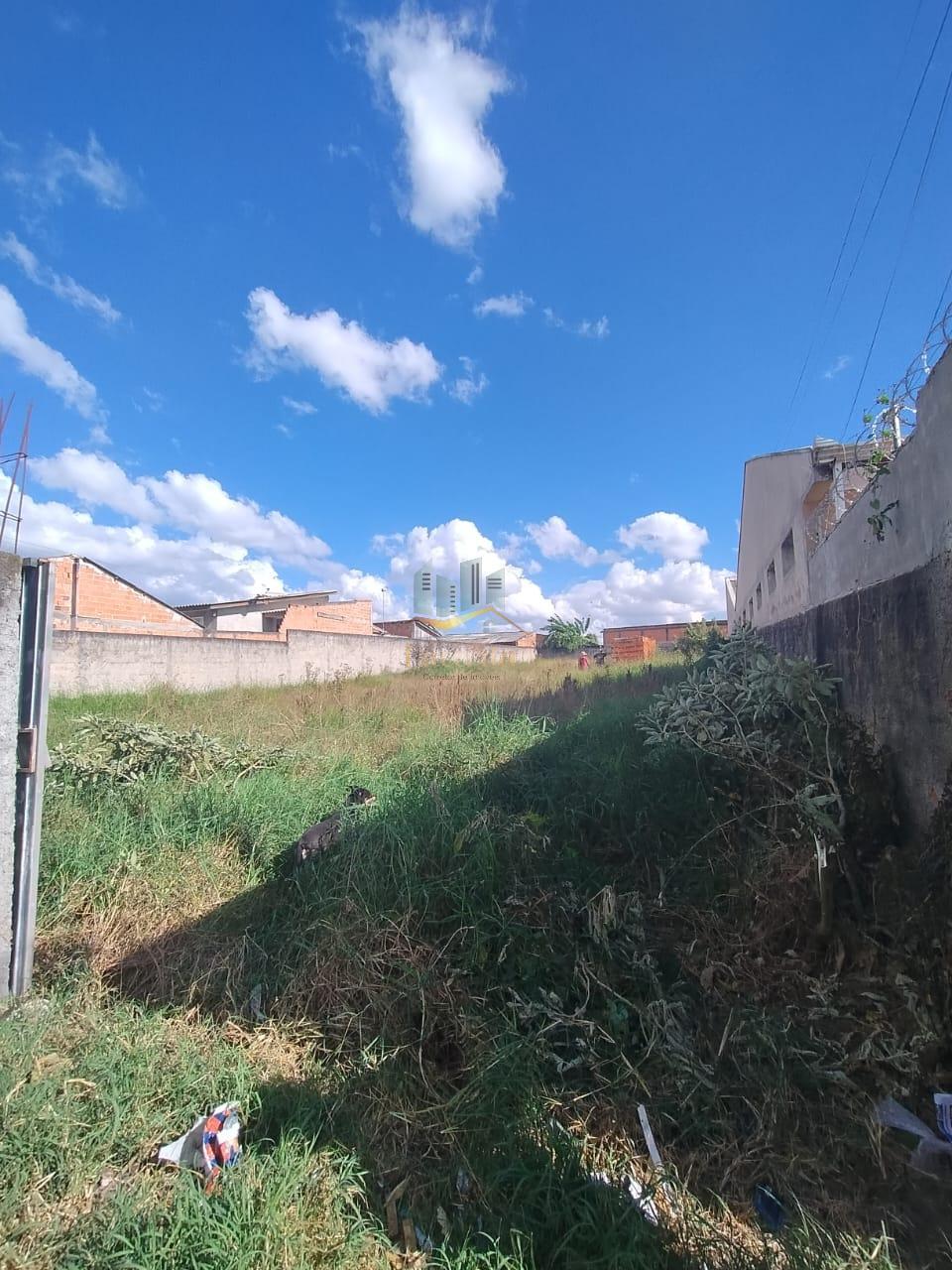 Terreno, 750m², à venda - Nilson Lacerda Filho Corretor de Imóveis