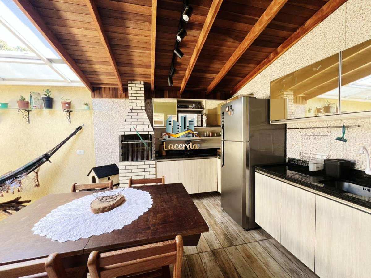 Vendo casa no portal dos lírios em Piraquara - Nilson Lacerda Filho Corretor de Imóveis